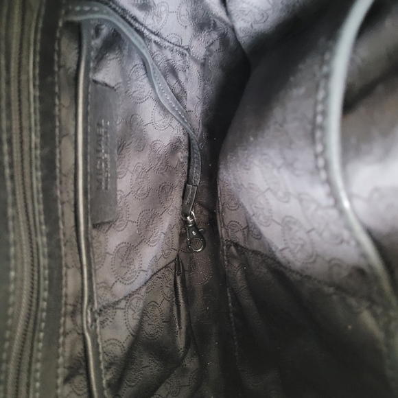 MICHAEL KORS black leather with edgy stud details hobo cross over - Picture 13 of 16